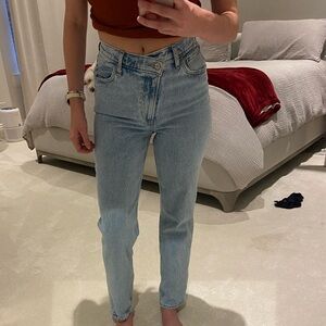 A&F Ultra High Rise 90s Straight Jean